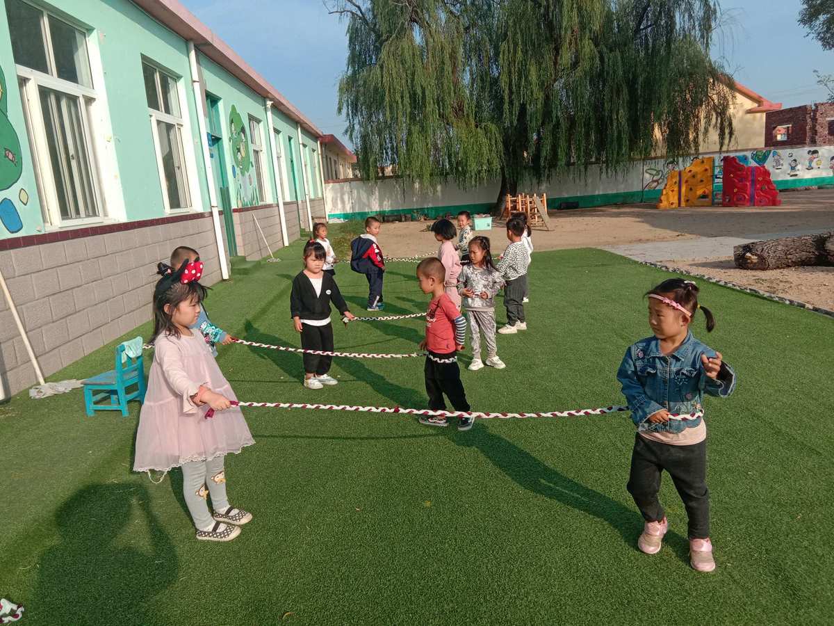 操场聚会可以玩什么游戏_操场聚会玩的游戏_操场聚会多人游戏