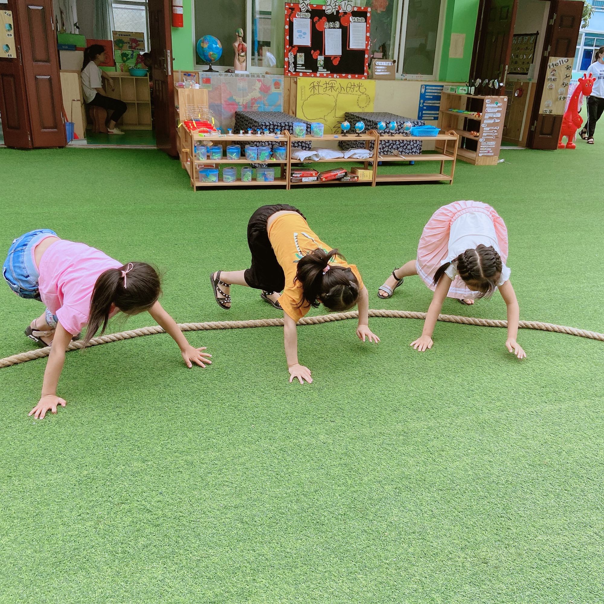 操场聚会玩的游戏_操场聚会多人游戏_操场聚会可以玩什么游戏