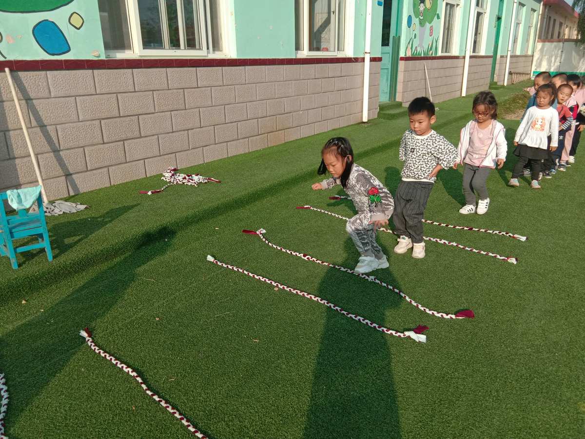 操场聚会可以玩什么游戏_操场聚会玩的游戏_操场聚会多人游戏