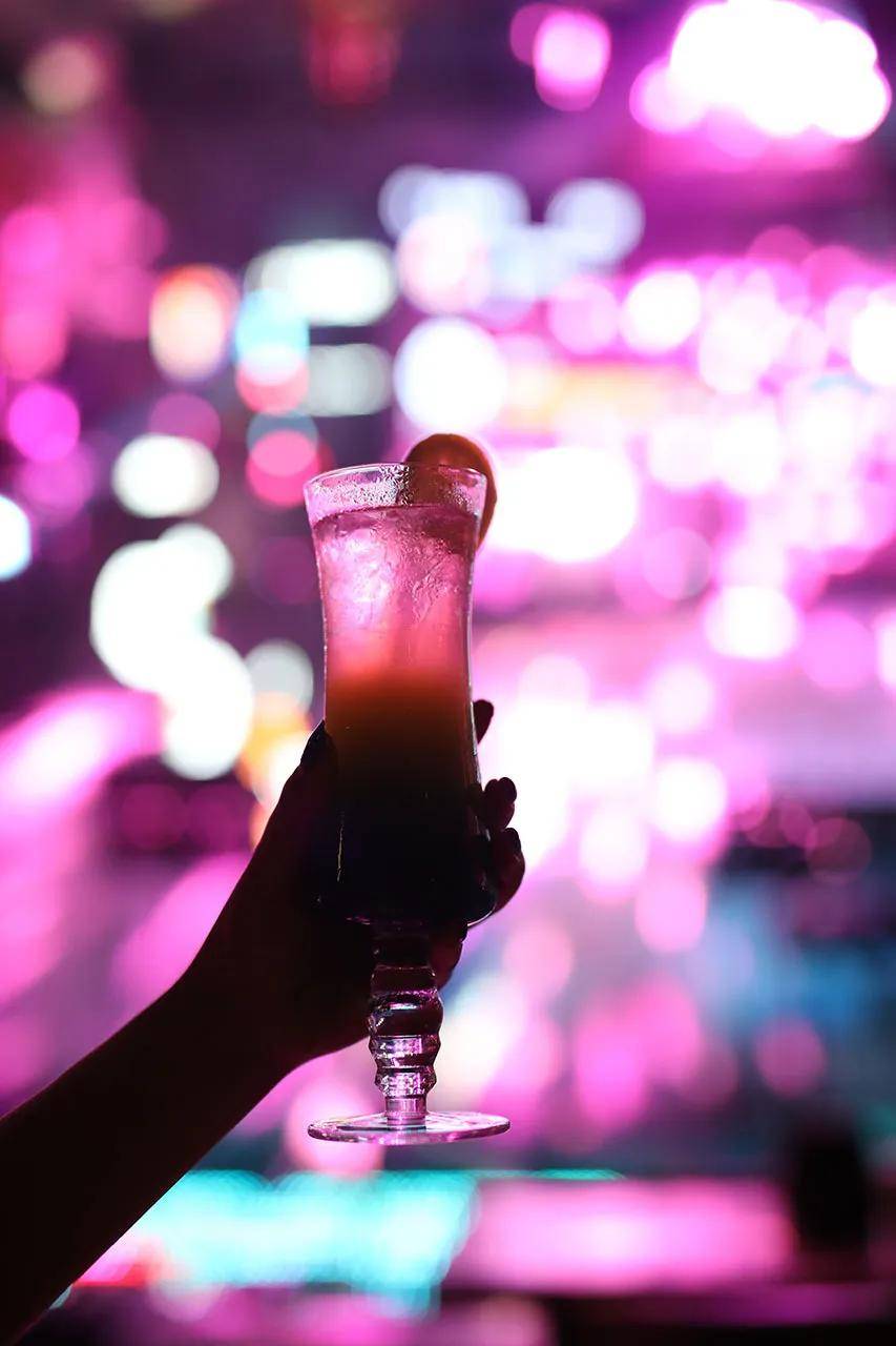 成都兰桂坊酒吧消费水平_成都酒吧兰桂坊在哪里_成都兰桂坊酒吧