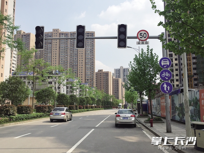 十字架的架子_十字架指什么_什么俗称十字架