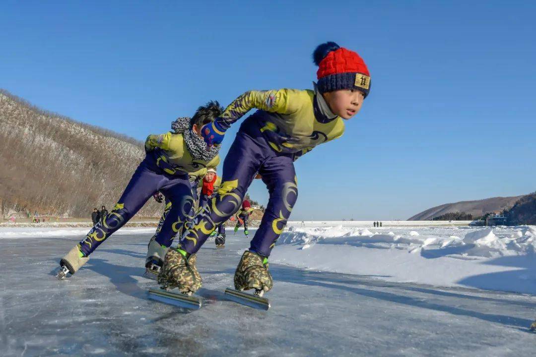 英国影片雪地英雄_雪地英雄_电影《雪地英雄》