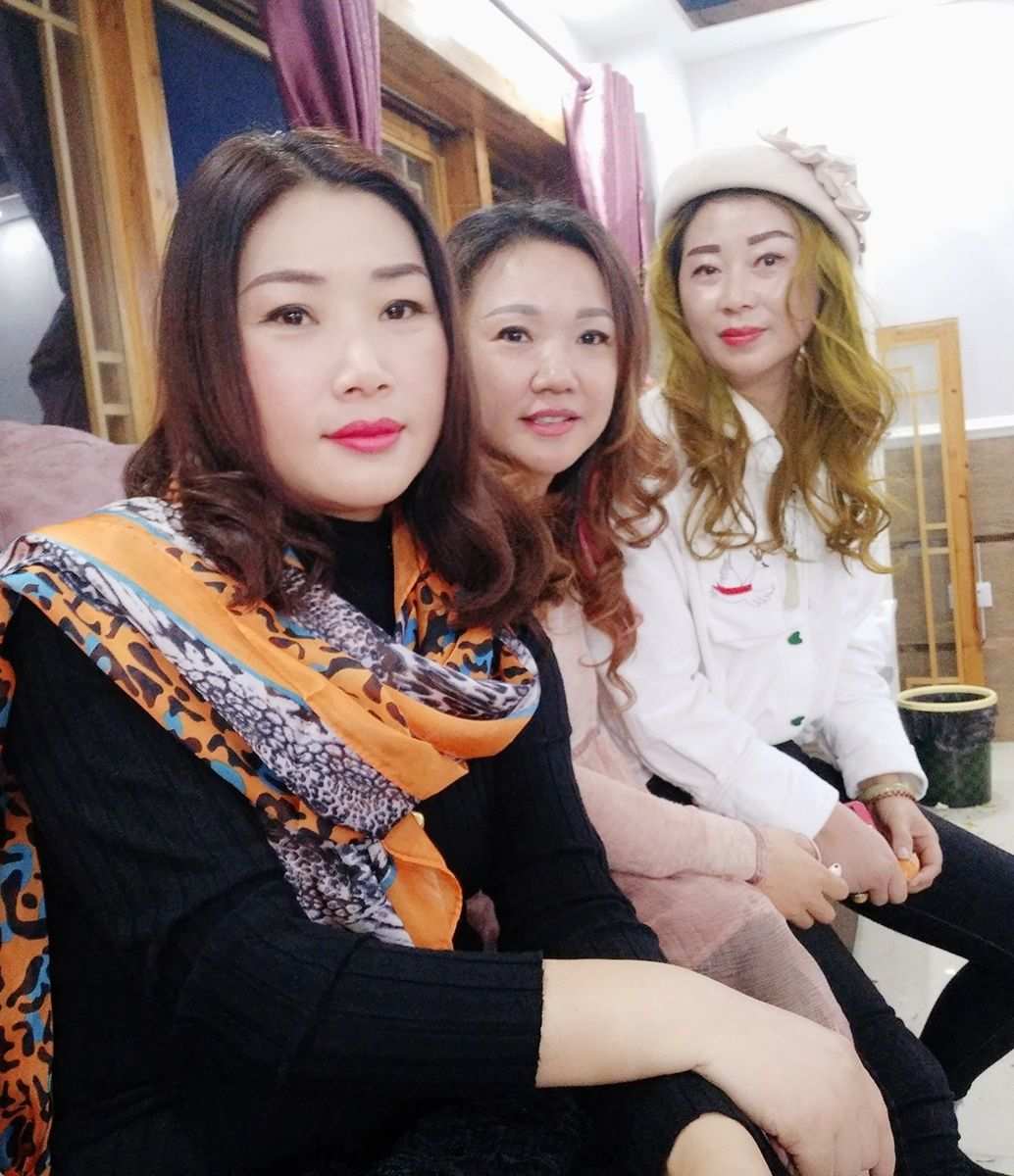 姐妹小聚喝酒的文案_小姐妹_姐妹小聚开心发朋友圈说的句子