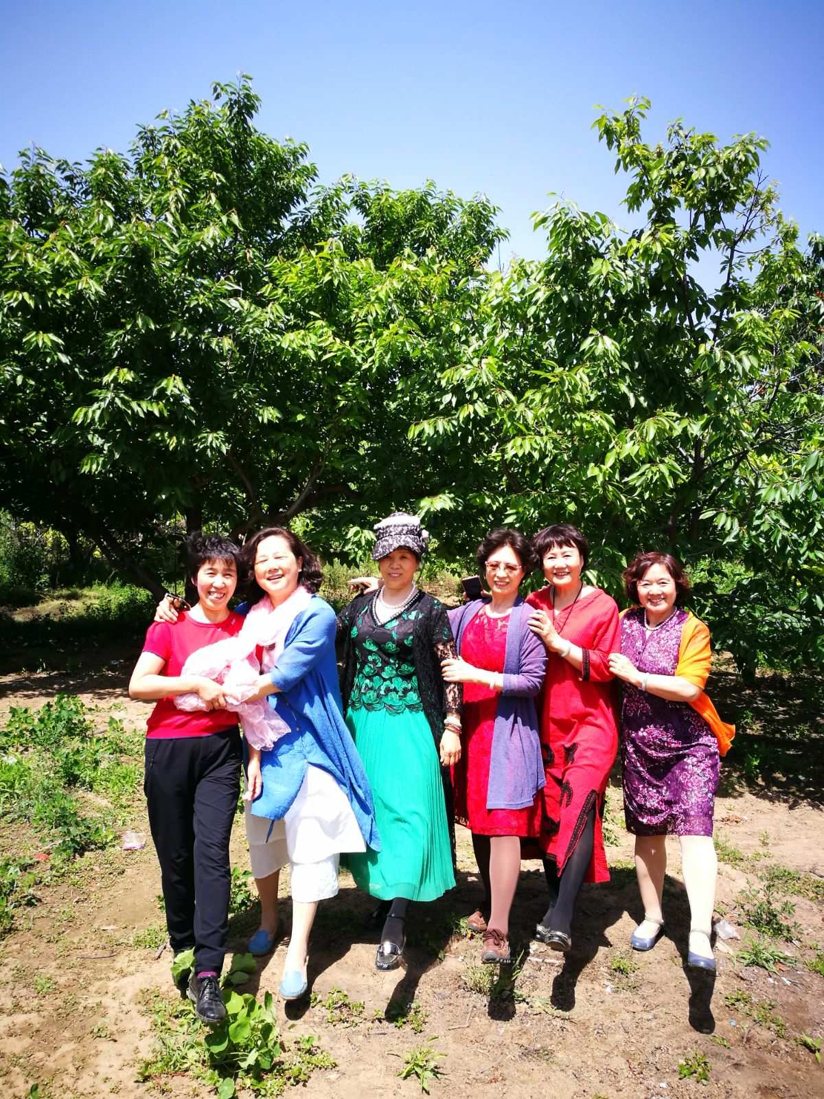 姐妹小聚喝酒的文案_姐妹小聚开心发朋友圈说的句子_小姐妹