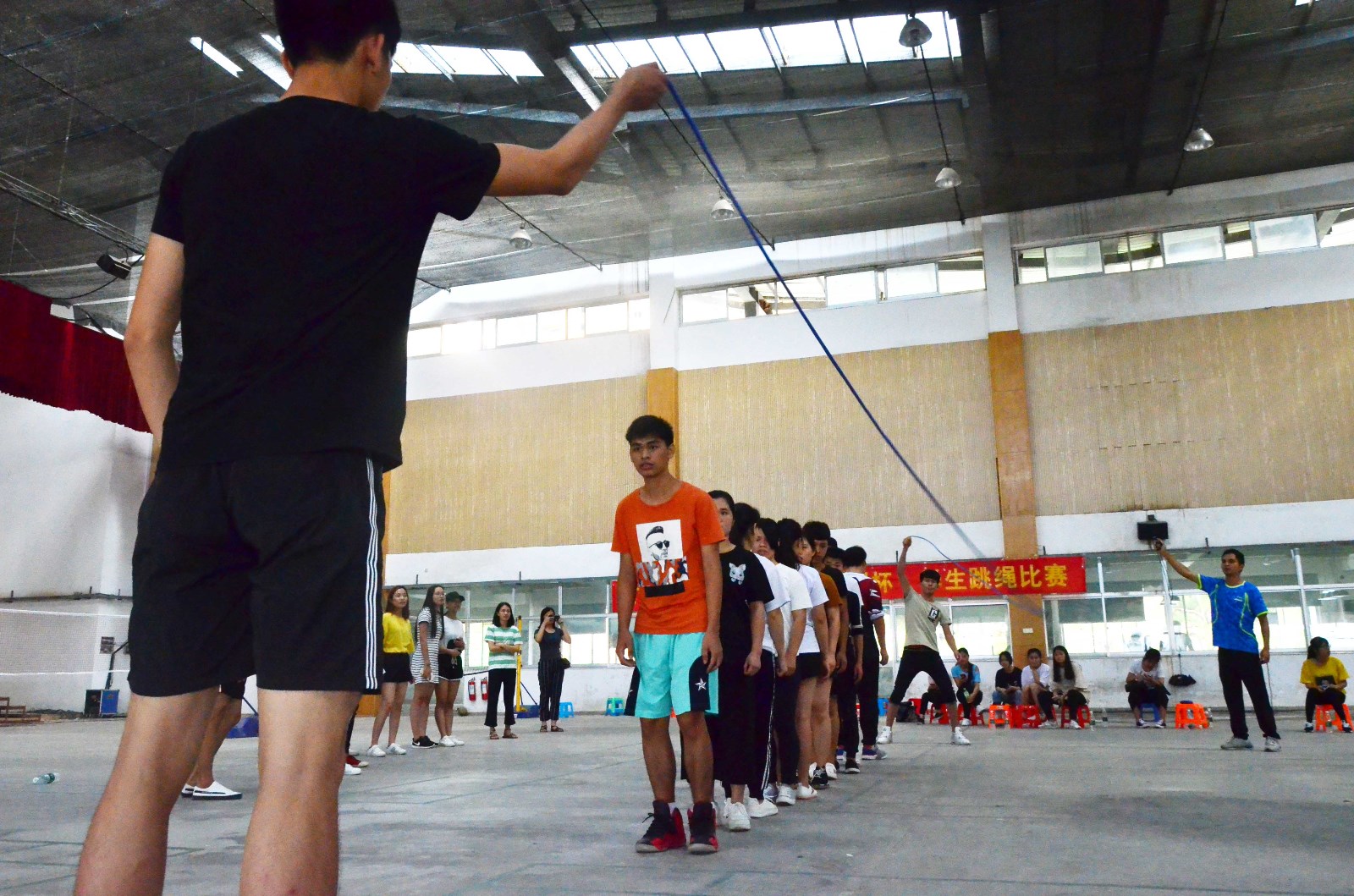 拔河游戏教案大班_拔河游戏_拔河游戏玩法与规则