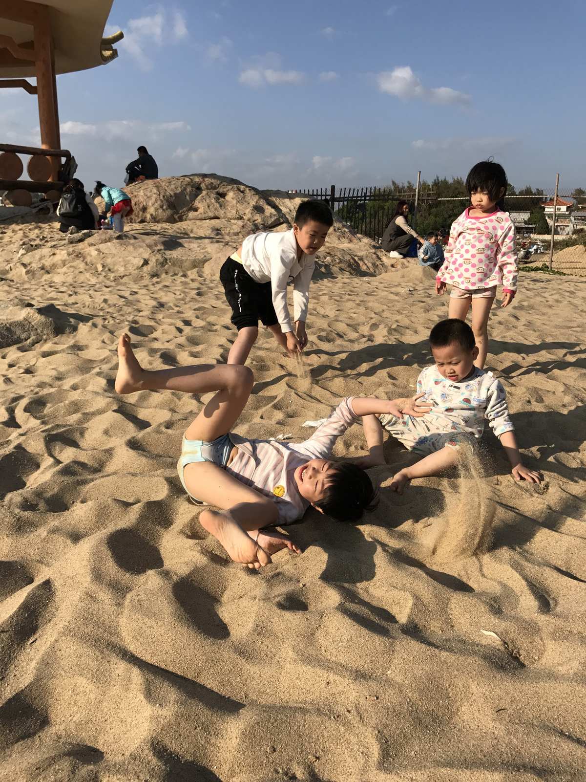 弟弟玩妈妈手机游戏作文_弟弟不给我玩妈妈手机游戏_弟弟玩妈妈手机游戏怎么办
