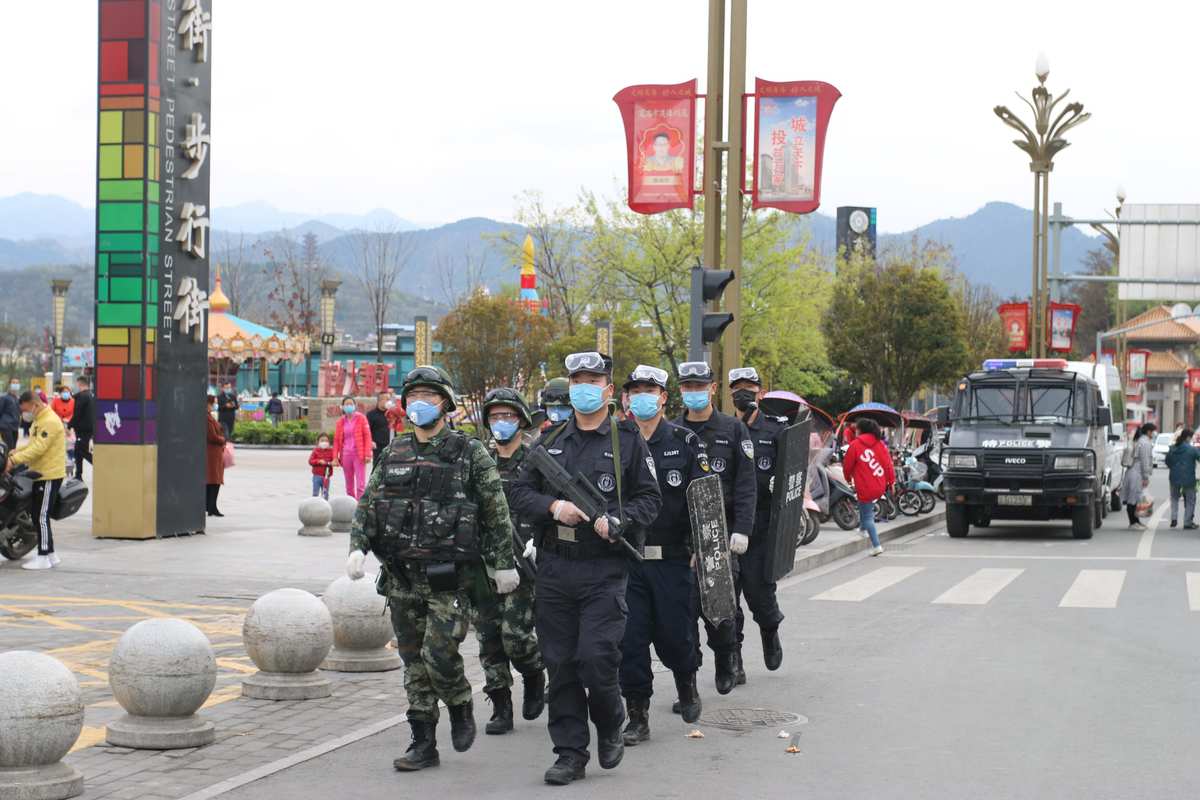 公安警察车游戏手机版_公安局警车游戏_警察警车游戏