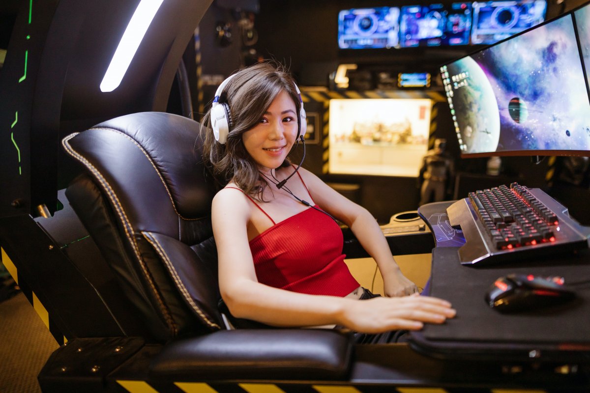 女生大学打生手机好游戏吗_大学生手机打游戏好吗女生_大学生玩手机游戏