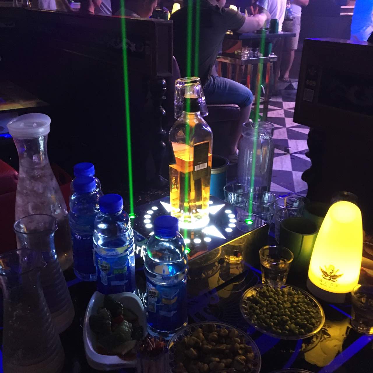 东山酒吧一条街在哪里_东山酒吧游戏手机_东山酒吧一条街