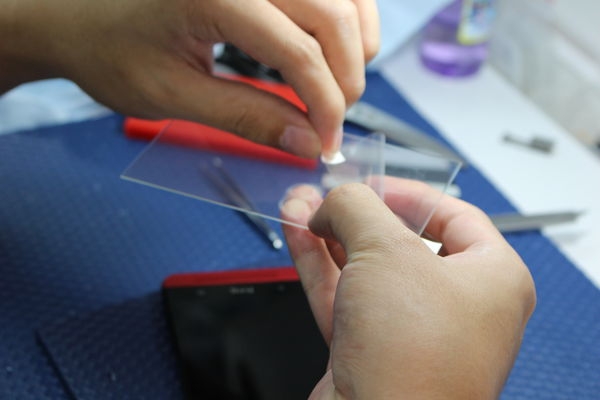 手机膜蓝光膜好吗_手机打僵尸的闯关游戏大全_打游戏手机膜太黏怎么办