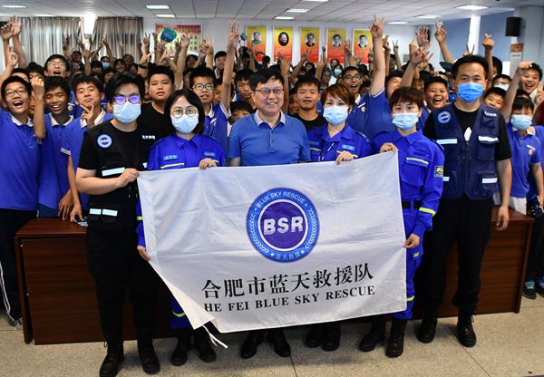 标志红十字的诞生_标志红十字运动的诞生_红十字标志