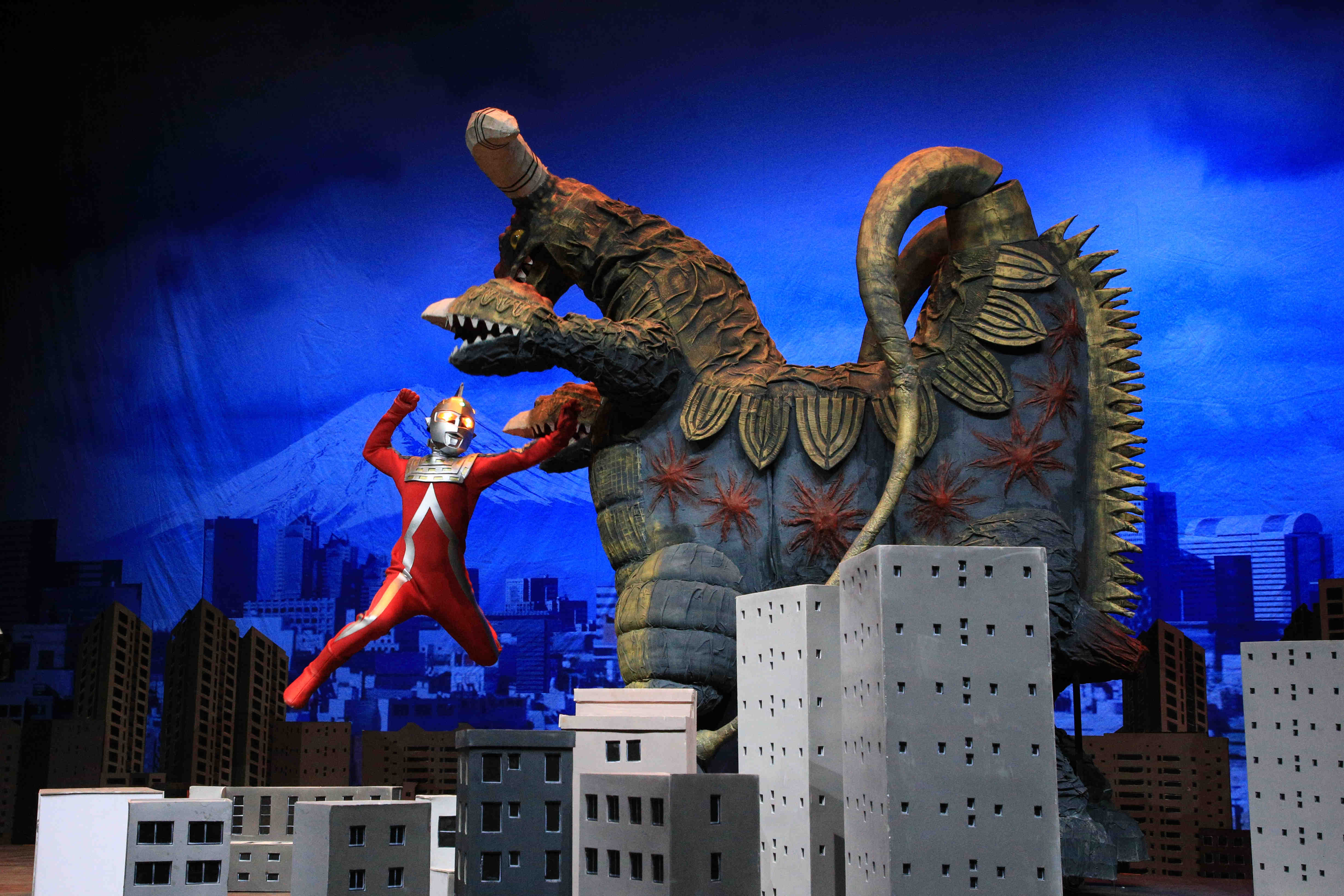 电游戏奥特曼tv手机里玩_奥特曼电视怎么玩_播放奥特曼电视剧游戏