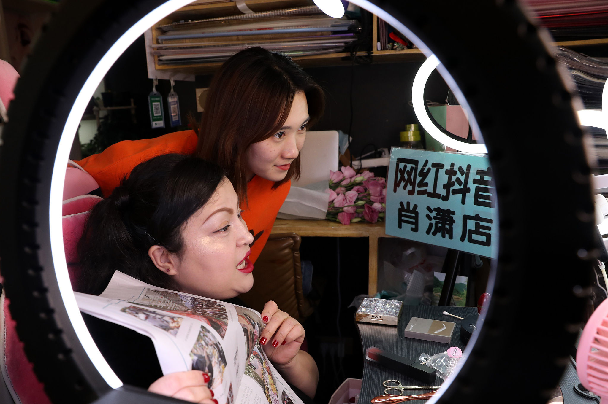 抖音直播手机游戏怎么看弹幕_抖音不能手机游戏直播吗_抖音直播手机游戏用什么软件