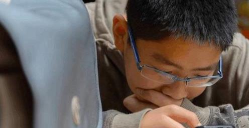 13岁小孩能买的游戏手机_能小孩买手机游戏吗_能小孩买手机游戏的软件
