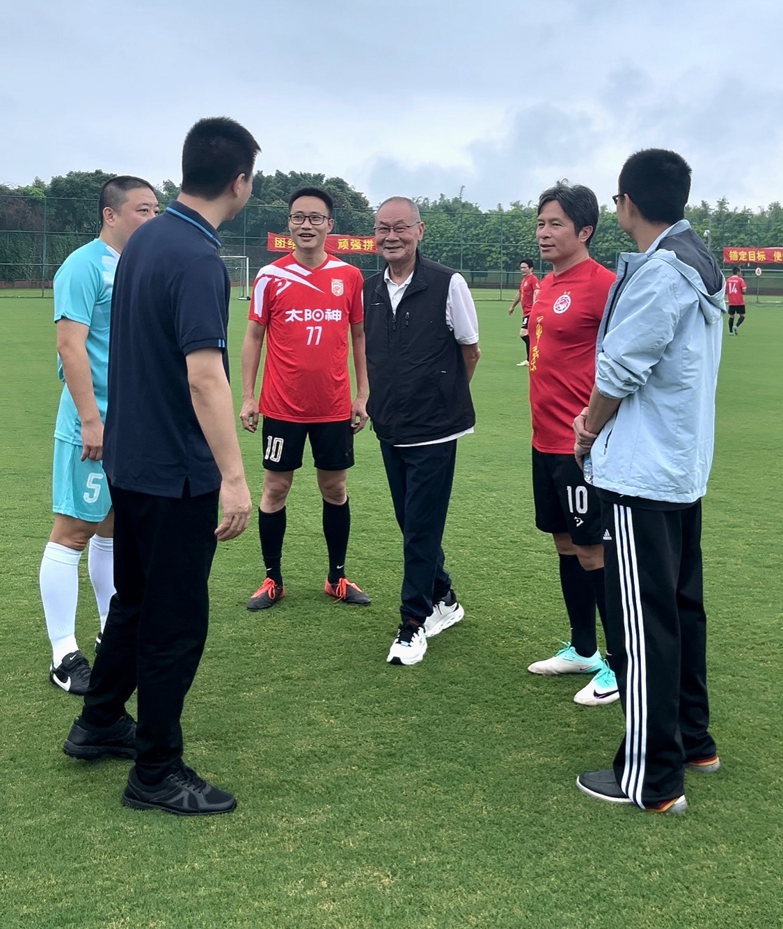 抱团游戏_抱团游戏手机壳_抱团游戏视频