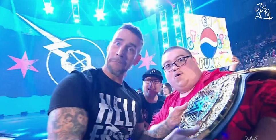 wwe摔角手机游戏中文_wwe游戏手机游戏_wwe安卓手机摔角游戏