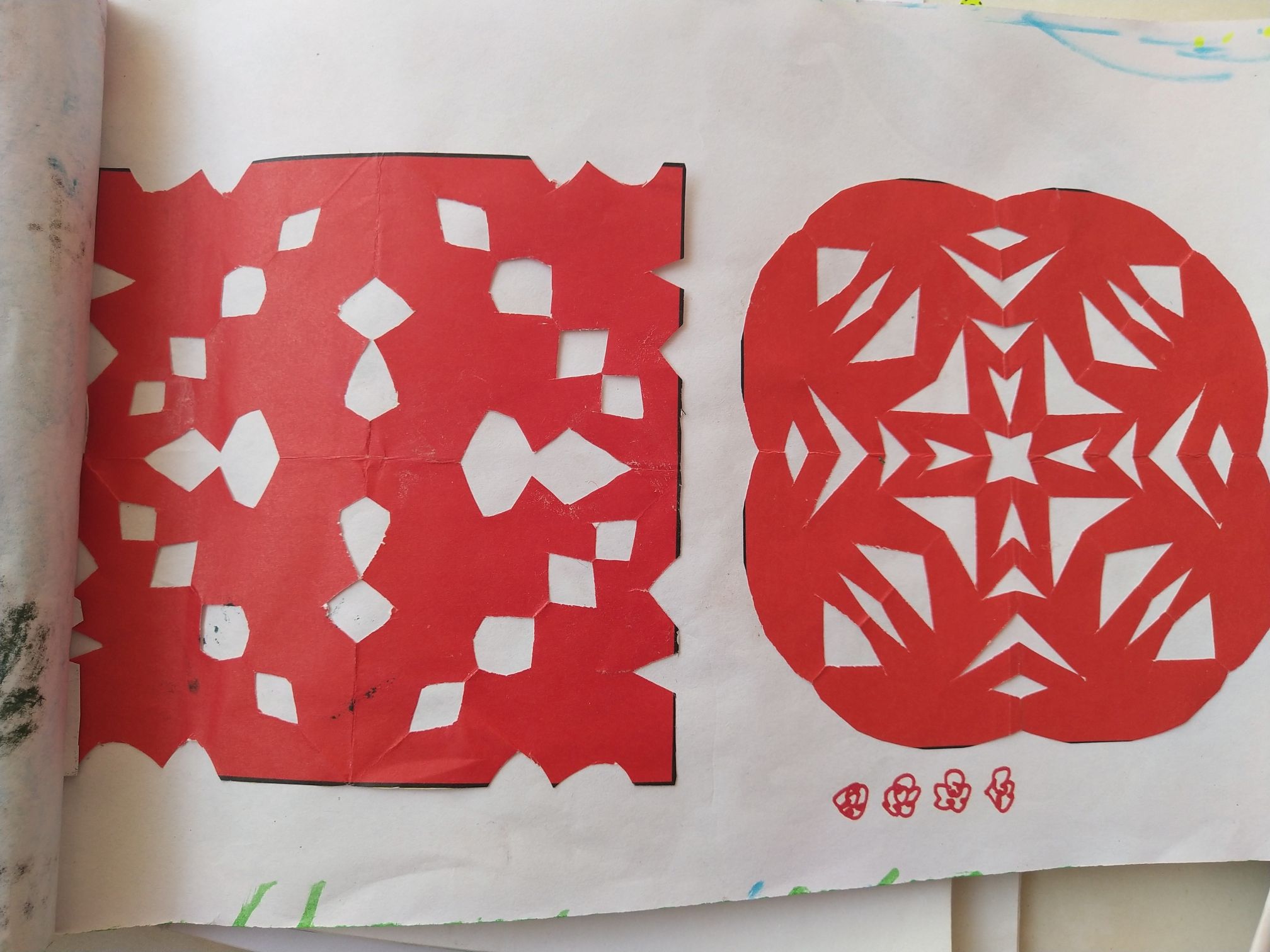 小孩玩手机游戏的危害_小孩玩手机游戏扣费怎么追回_2岁小孩玩手机游戏