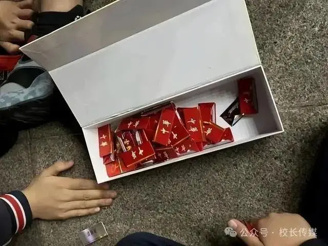 报纸球怎么玩_好玩的报纸球_报纸球手机游戏