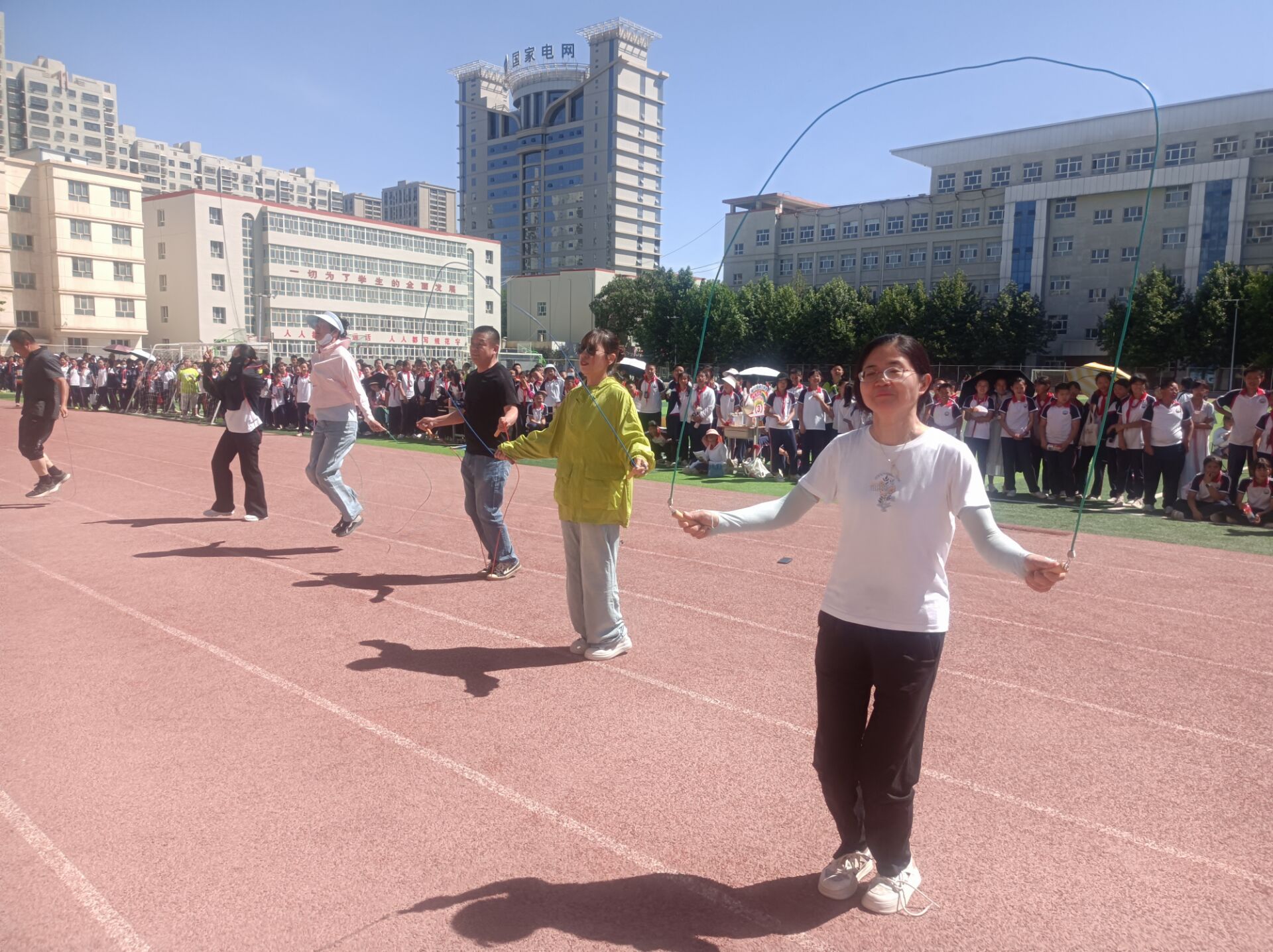 2d摩托游戏_双人摩托小游戏_第二人称摩托游戏手机版