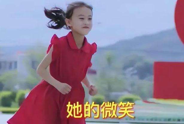 发现女孩用手机玩游戏视频_发现女儿用手机玩游戏_女生打游戏手机