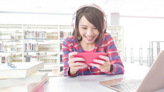 你们玩三款图片游戏_图片大全app安卓版_多部手机玩游戏图片大全