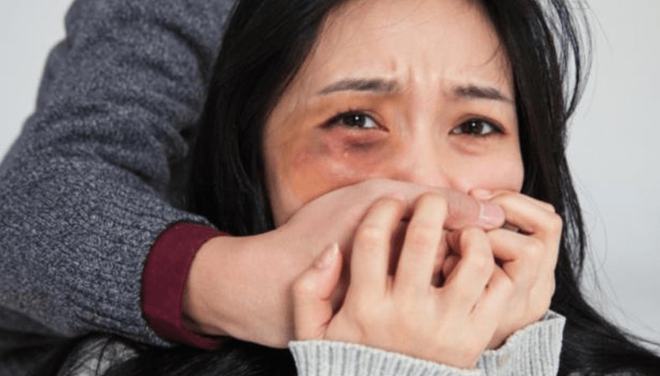 打游戏摔手机会家暴吗女生_摔家暴女生打手机游戏会怎么样_摔家暴女生打手机游戏会判刑吗
