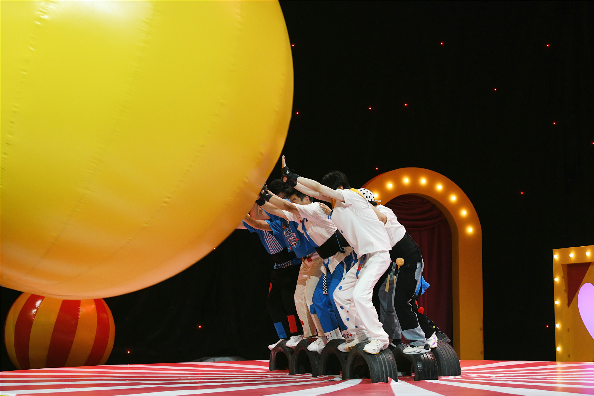 疯狂奔跑0.3.1版本下载_疯狂奔跑下载安装手机版_疯狂奔跑吧游戏下载手机版