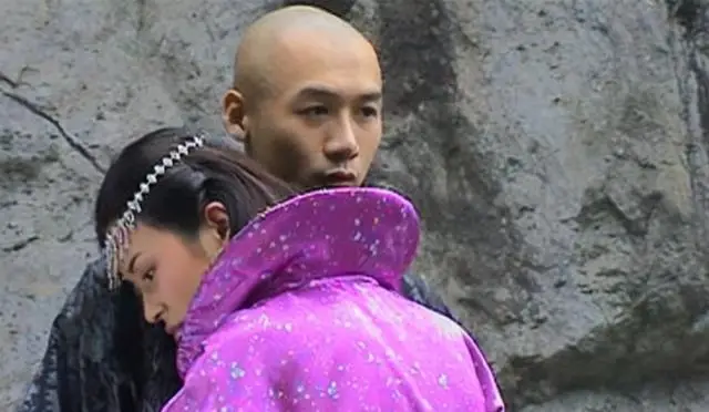 好玩的手机单机枪战游戏_h版单机手机游戏_手机单机对战游戏