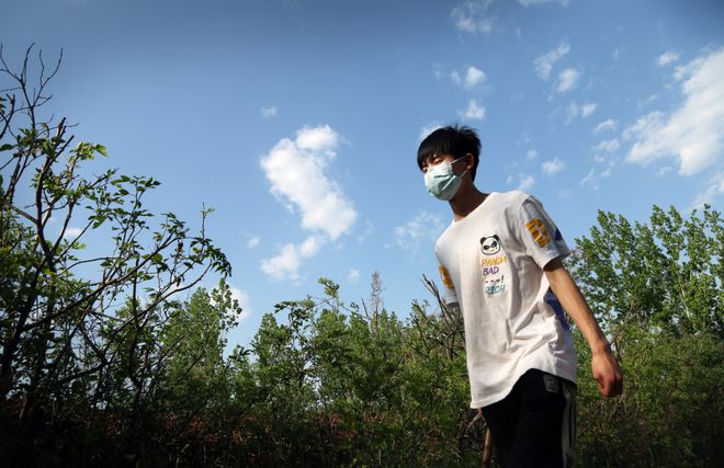 每天男孩玩手机游戏好吗_21岁男孩每天玩手机游戏_每天男孩玩手机游戏会怎么样