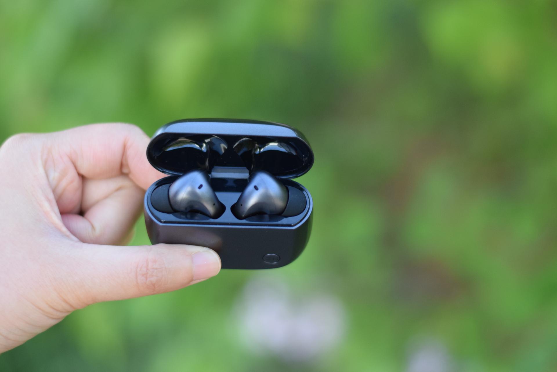 苹果耳机airpod怎么用_苹果耳机airpodspro使用教程_苹果耳机airpodspro使用教程