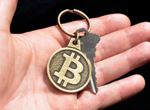 我有10个比特币怎么卖掉_比特币卖出的钱合法吗_比特币卖