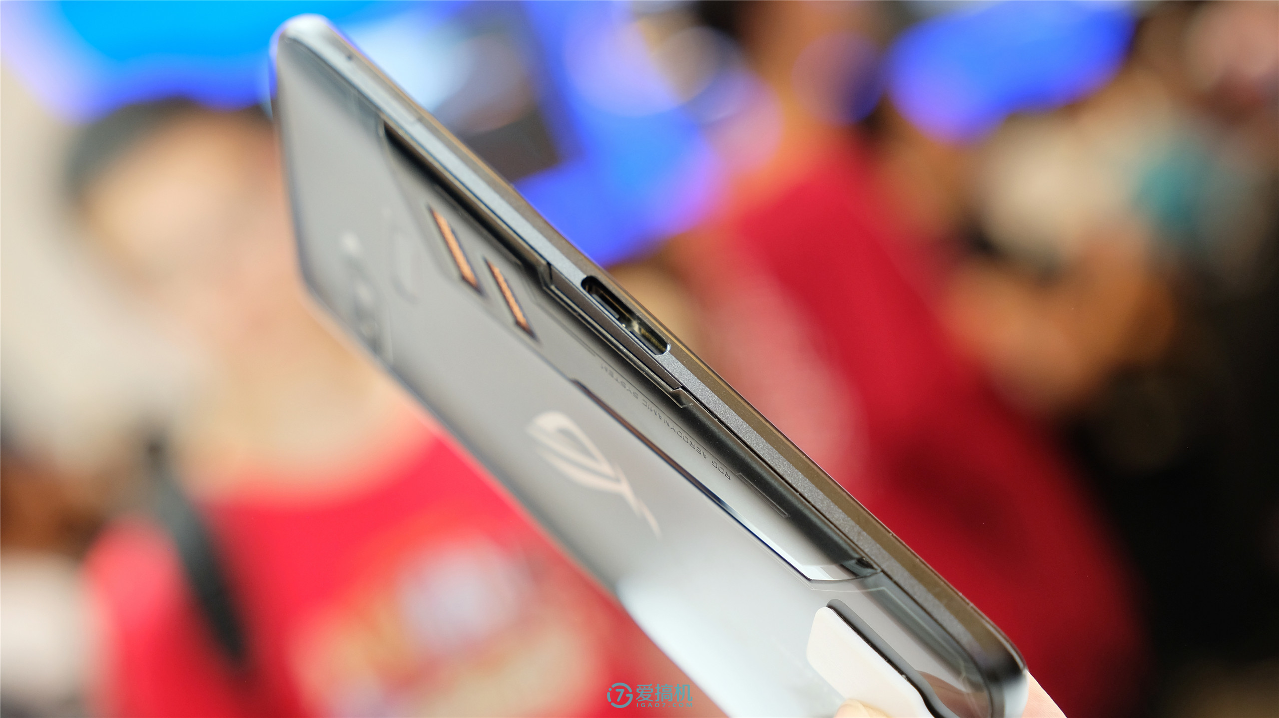 rog游戏手机5快充_rog游戏手机充电测评_rog3充电测试