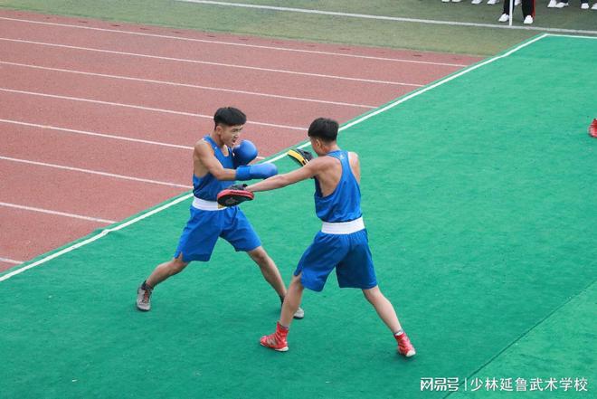 虎拳_阿五变身铁拳虎_拳虎武器