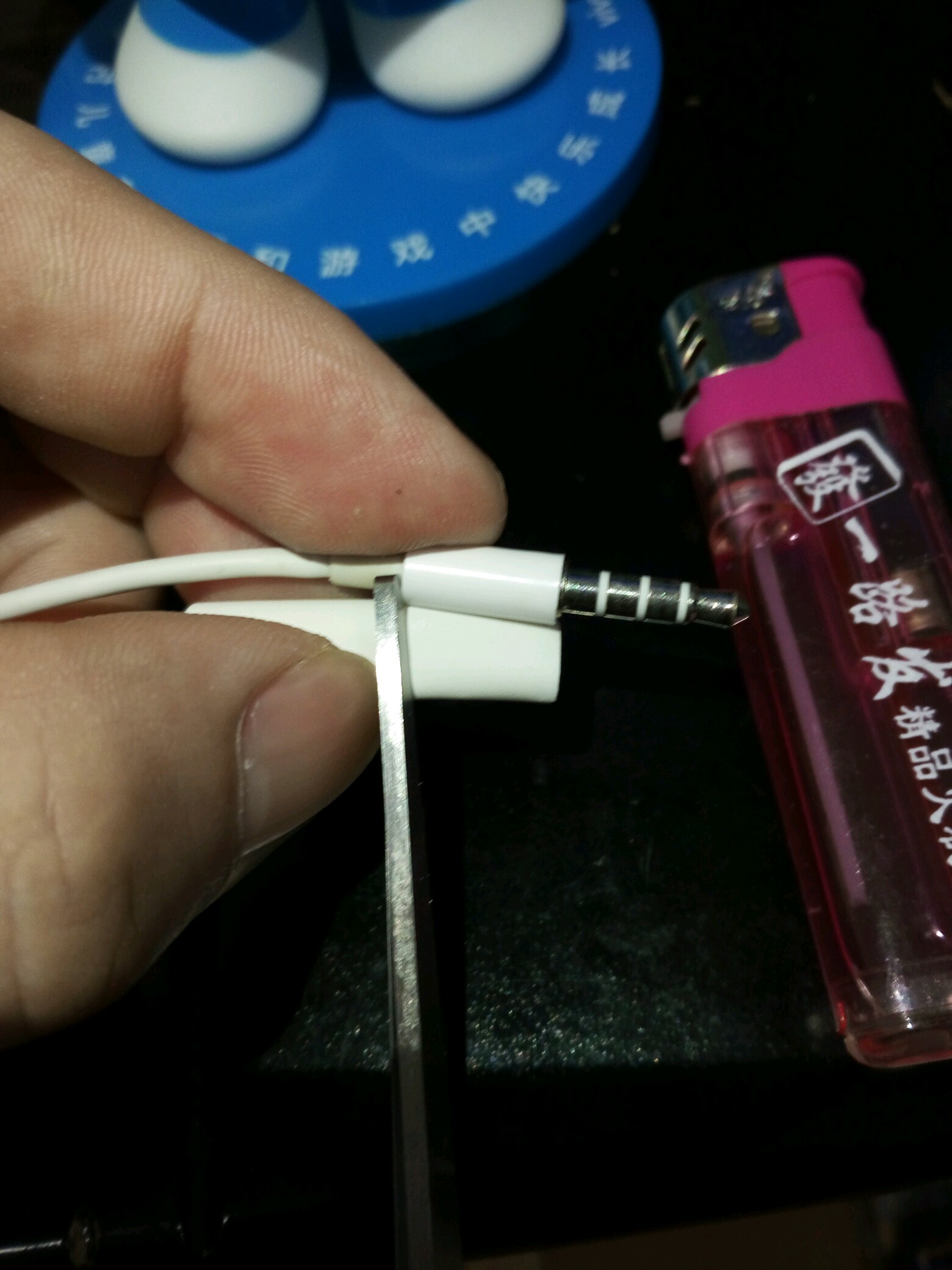 打游戏手机耳机插头_耳机打手机插头游戏有影响吗_耳机打手机插头游戏会坏吗