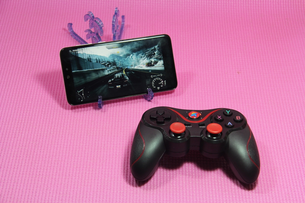 游戏手柄电视手机怎么连接_电视游戏手机当游戏手柄_手柄游戏电视