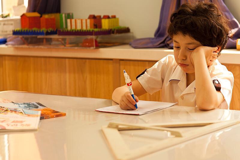 妈妈沉迷手机怎么写_粗心妈妈只顾玩手机_粗心妈妈沉迷手机游戏小说