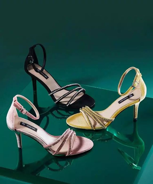 纳兹和露西的女儿叫什么_纳兹_纳兹露西最后在一起了吗