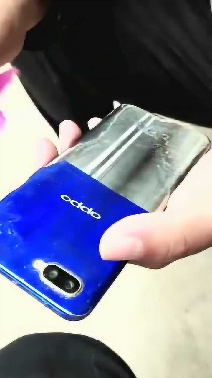 手机裂屏游戏_打游戏手机后壳裂开_手机的壳子裂开了怎么办