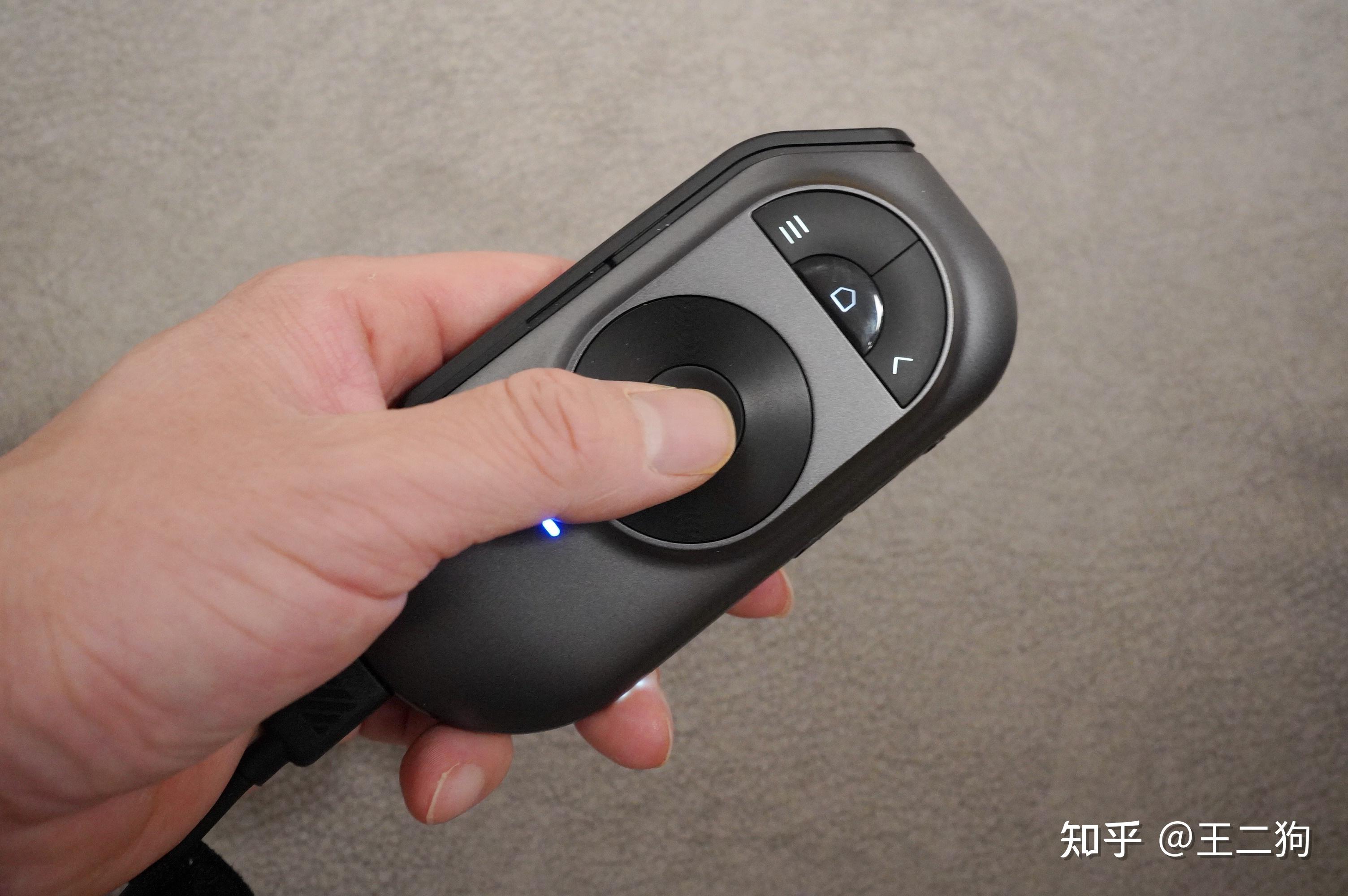 手机屏幕打游戏_大屏幕上玩游戏的手机_手机屏幕大玩游戏不舒服