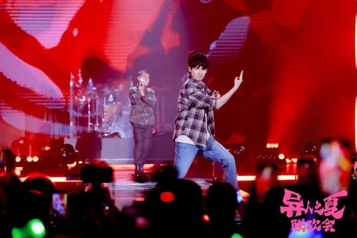 视频玩孙子手机游戏怎么弄_孙子打游戏害死爷爷视频_11岁孙子玩手机游戏视频