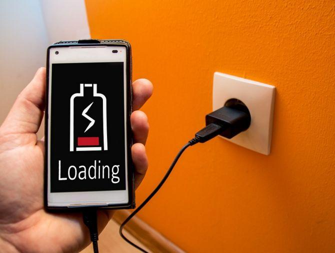 充电打游戏对手机好吗_充电玩手机游戏_打游戏手机充电多少合适