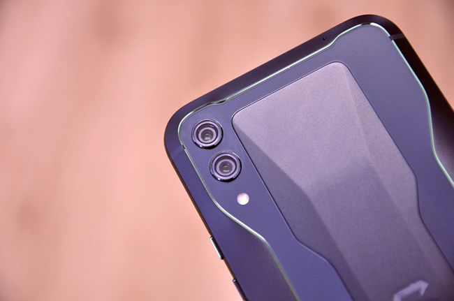 测评游戏手机黑鲨2_黑鲨游戏手机测评视频_黑鲨手机游戏体验怎么样