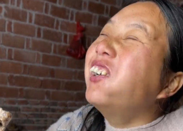 半仙拿手机玩游戏_拿玩半仙手机游戏会怎么样_拿玩半仙手机游戏会封号吗