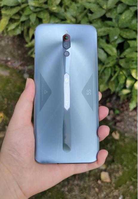 打游戏手机性价比_性价比高的手机打游戏_手机玩游戏性价比高的