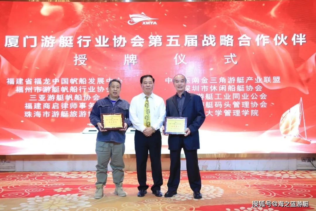 多人恐怖游戏手机版破解版：刺激与风险并存，你敢挑战吗？
