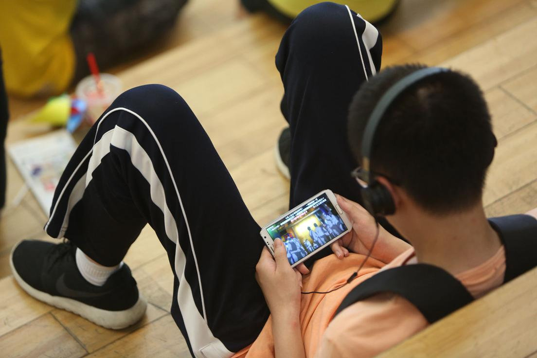 音乐枕怎么连接手机_高枕手机游戏_手机推塔游戏游戏多人联机