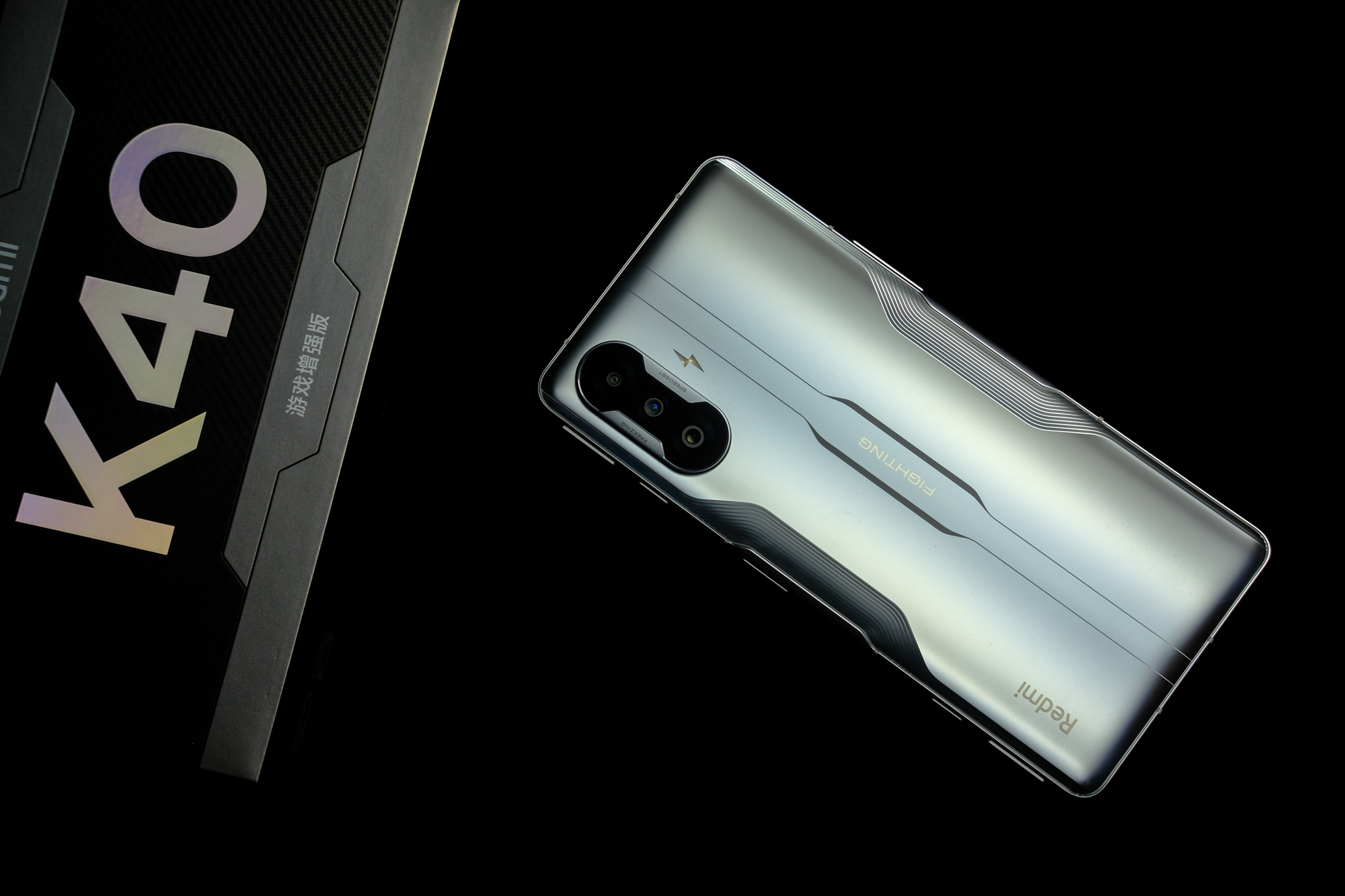 高端玩手机游戏用有线耳机吗_玩游戏的专用手机_不玩游戏高端手机有什么用