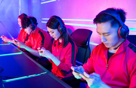 手机有什么拔刀类游戏_拔2游戏手机版_手机能玩的拔作