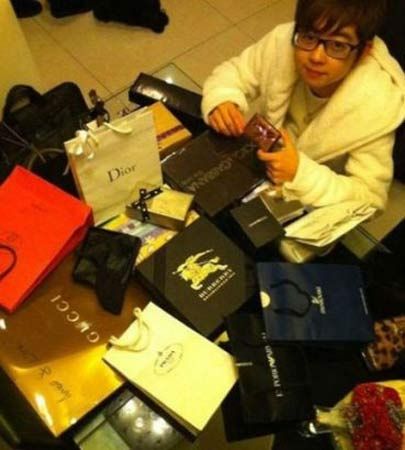 富二代卖游戏手机被抓_富二代卖游戏手机被抓_富二代卖游戏手机被抓