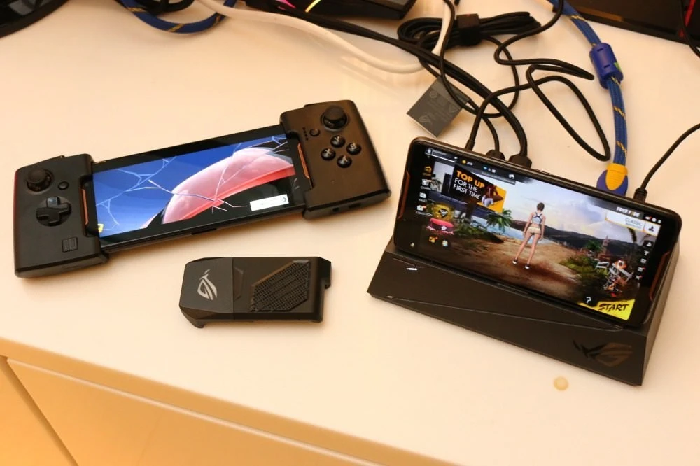 手机分身玩游戏_手机分身玩游戏卡不卡_Rog游戏手机分身